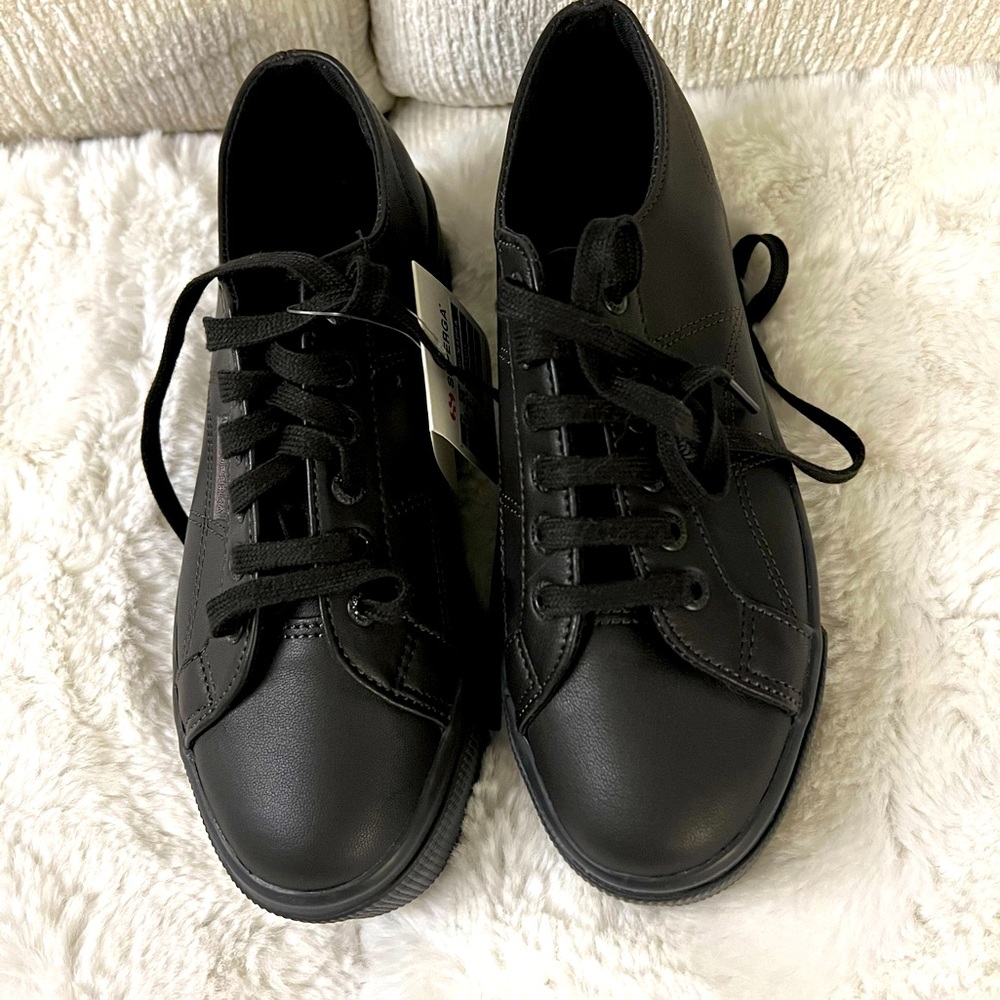 Black Platform leather sneakers.